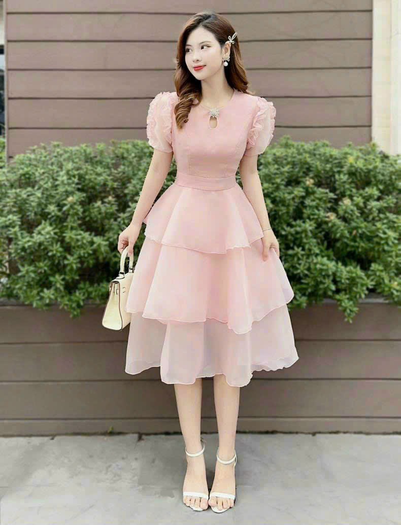 ĐẦM VOAN 3 TẦNG TAY PHỒNG XẾP BÈO MÀU Y HÌNH
