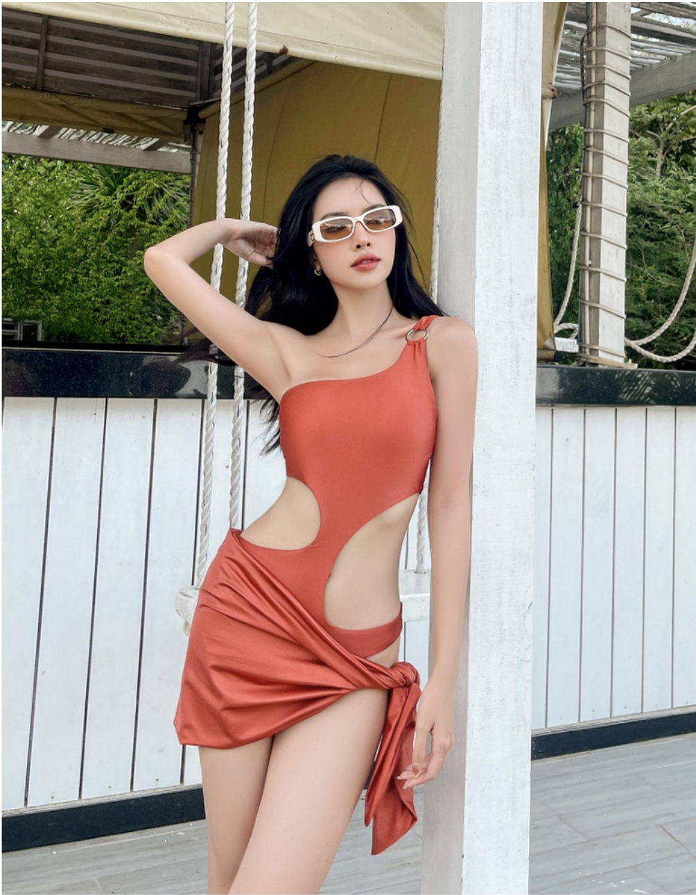 Đồ bơi nữ cao cấp dạng một mảnh lệch vai cutout & phối váy cover cách điệu - Hồng - VS175_BR