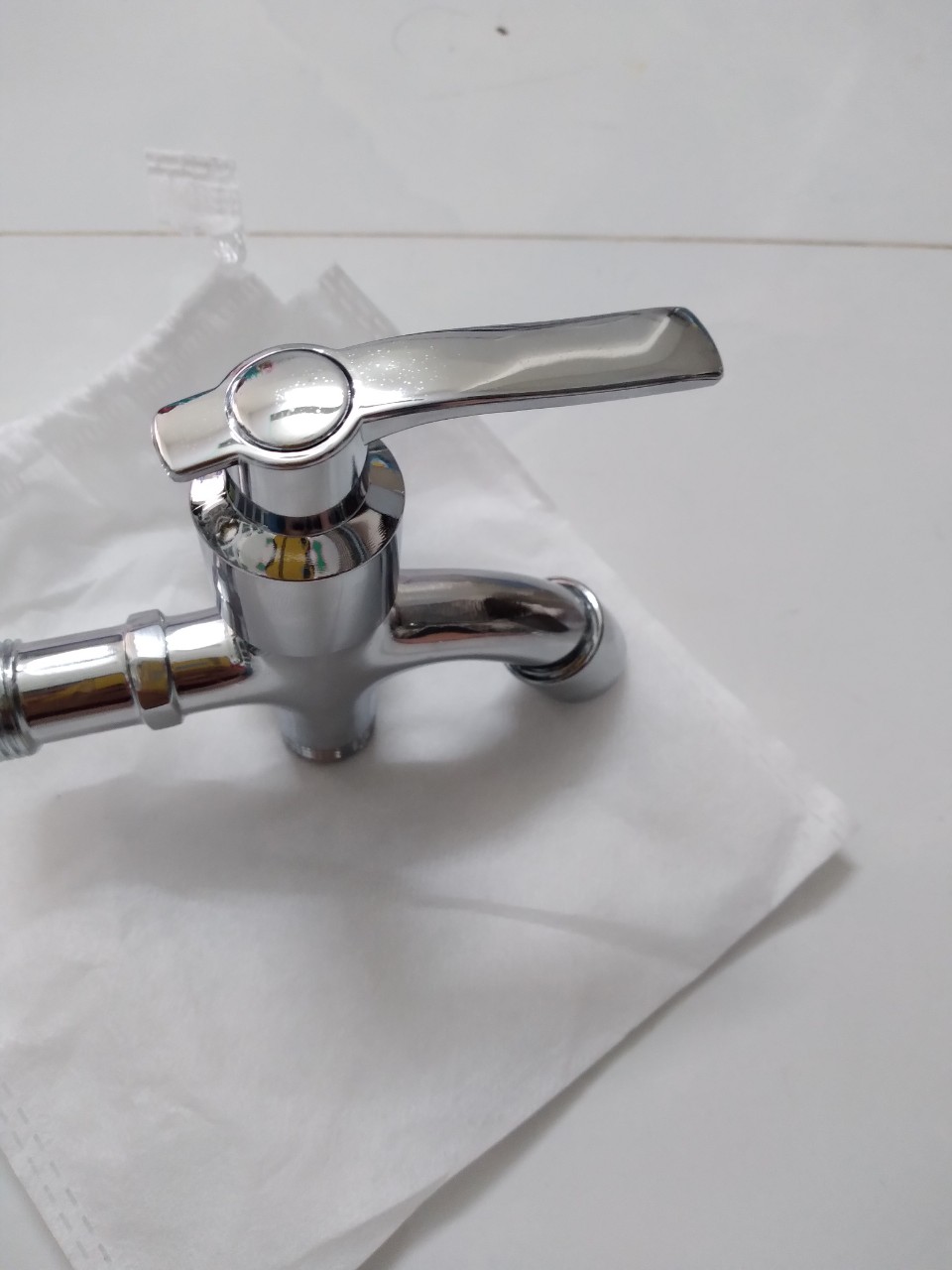 Củ sen lạnh- vòi nước nhà tắm -củ sen 2 đường nước giá rẻ
