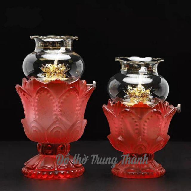 Đèn dầu cánh sen thủy tinh.