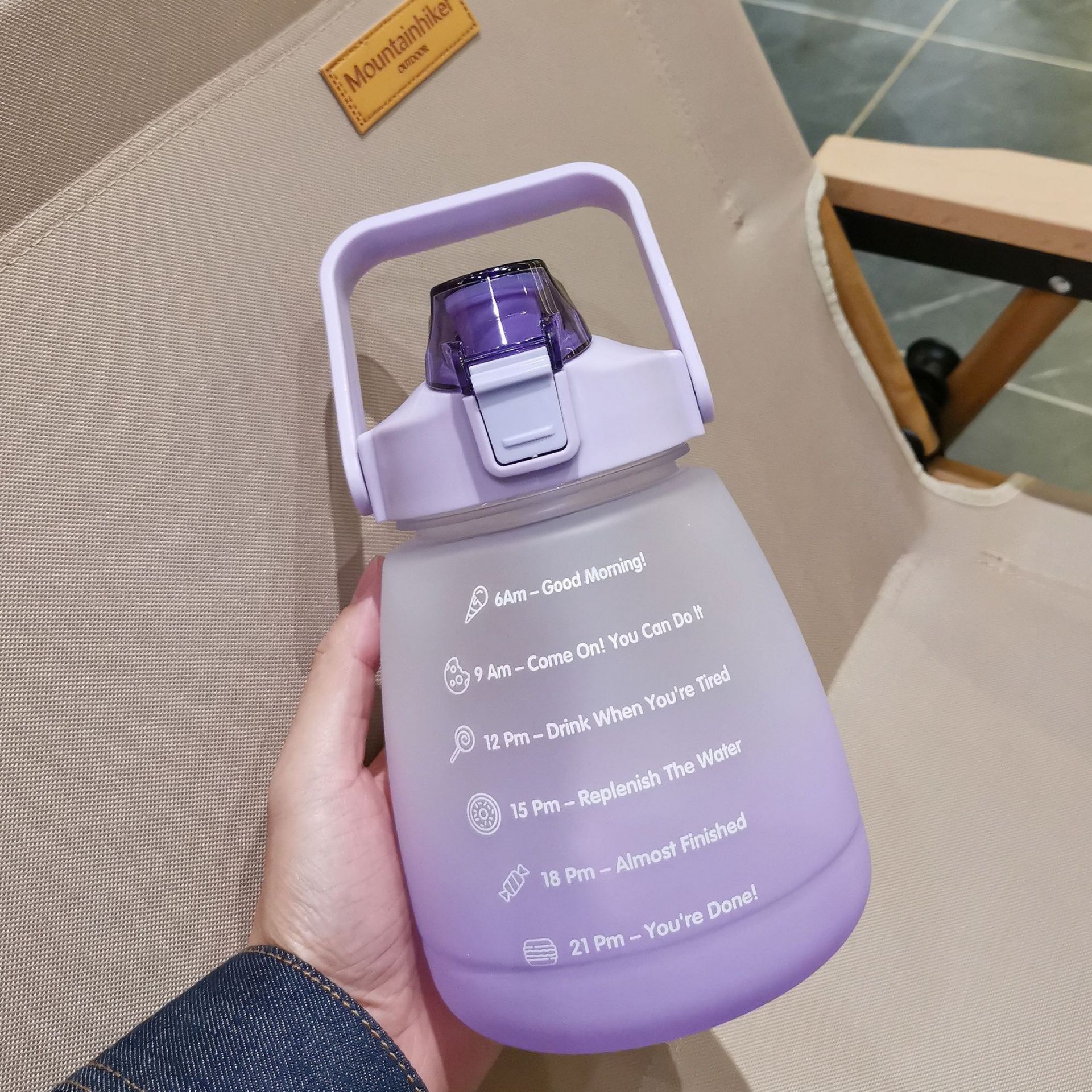 Bình Đựng Nước Bằng Nhựa Cao Cấp Thể Tích 1200ML Có Tặng Kèm Sticker Dễ Thương Và Dây Đeo Tiện Dụng