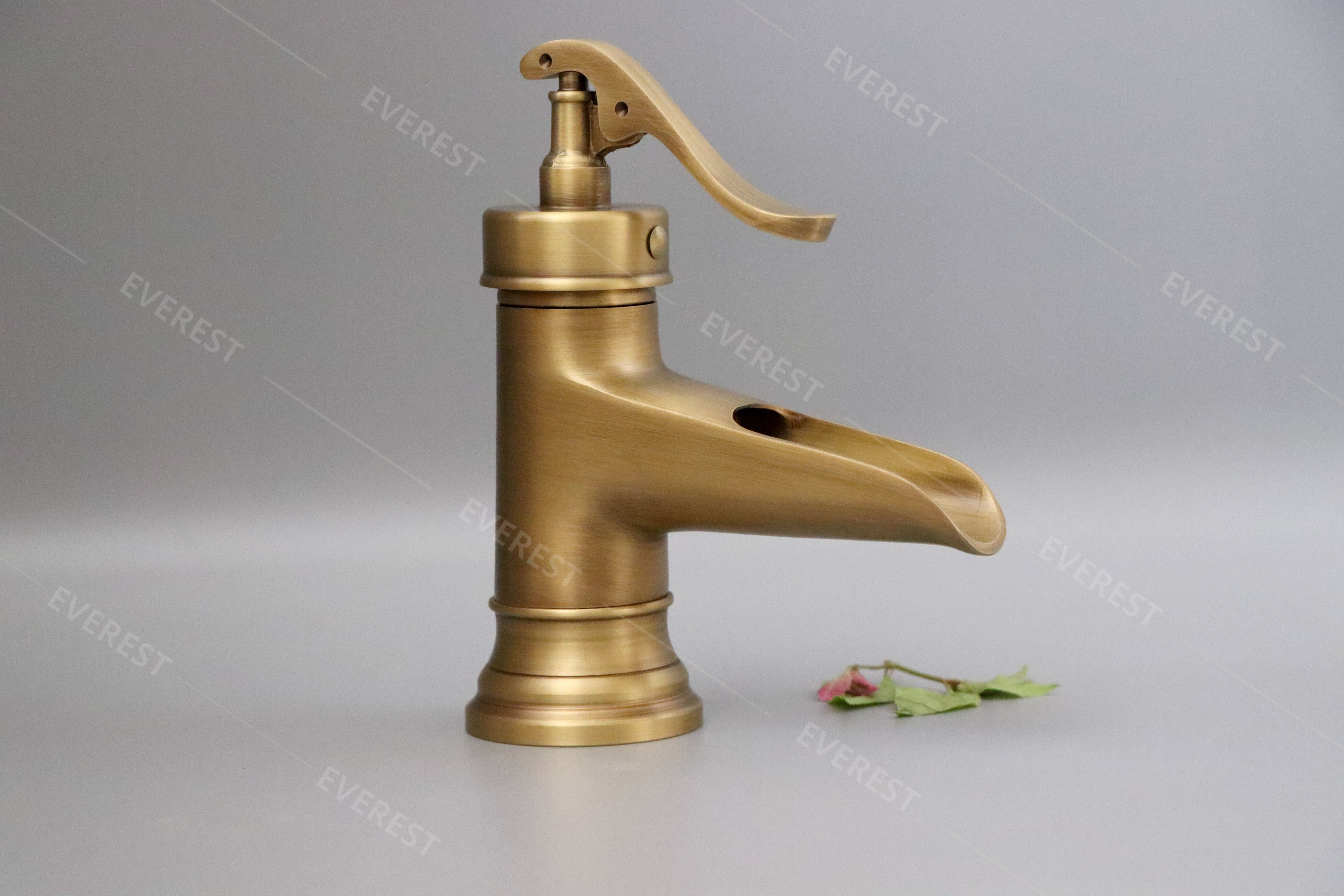 Vòi lavabo bằng đồng EVEREST EV-2007