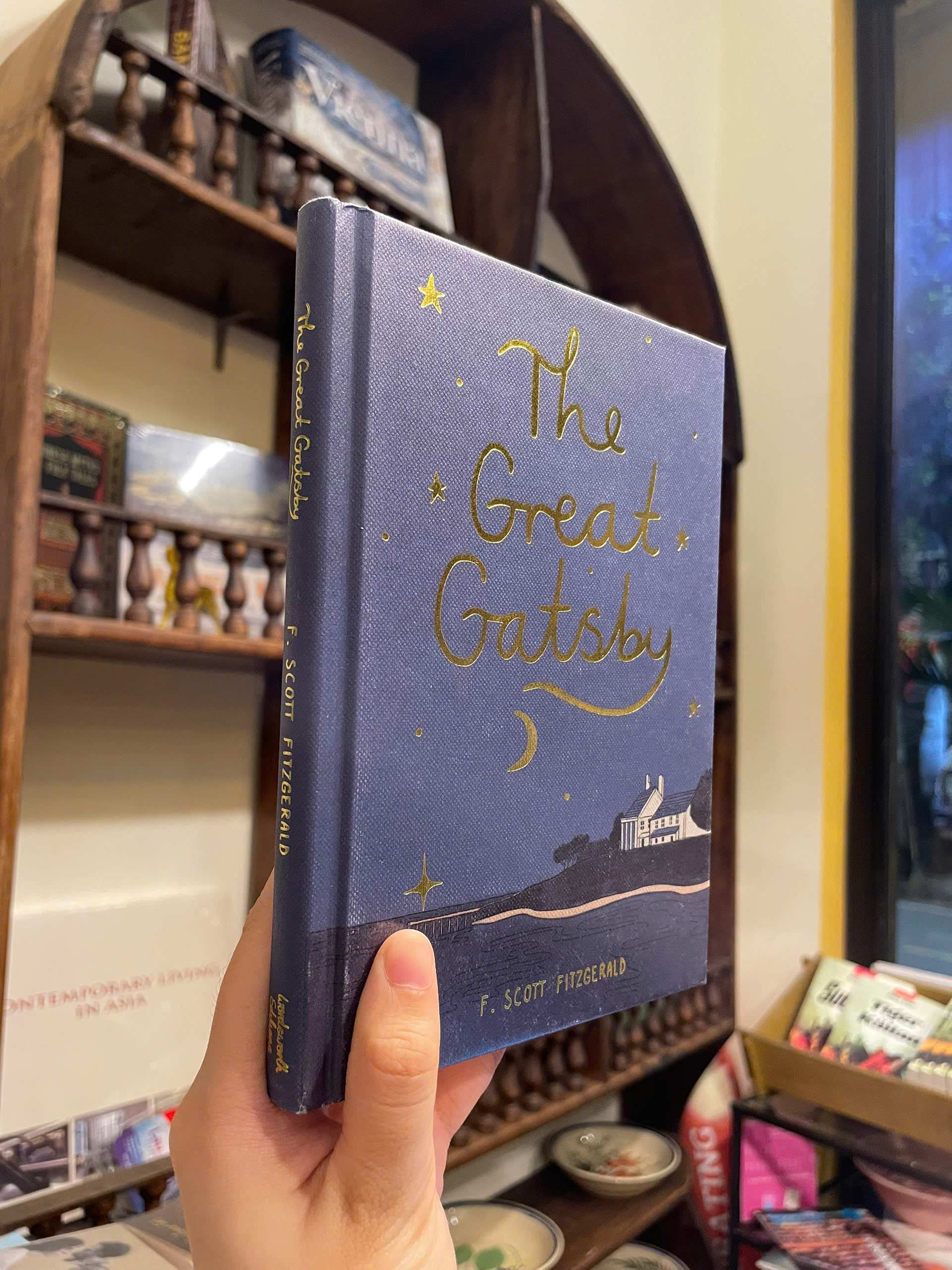 Sách - The Great Gatsby by F. Scott Fitzgerald - Classics/Fiction book in English - Bìa Cứng