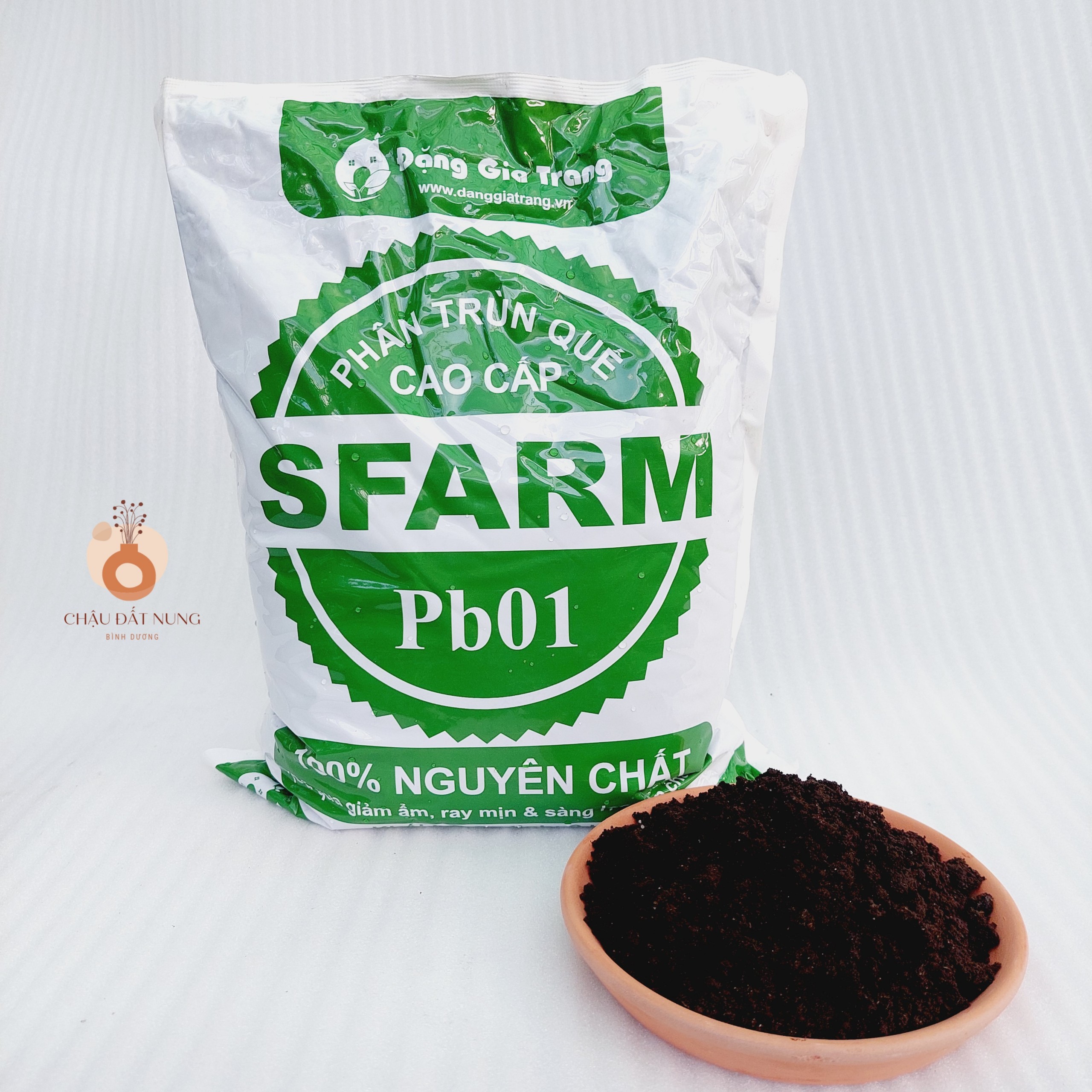 Phân bón hữu cơ SFARM dạng bột và viên nén, trọng lượng 100gram