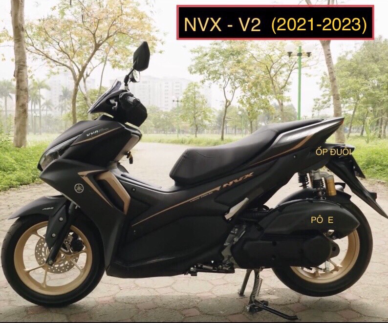 BỘ ỐP CHỤP ĐUÔI SAU DÙNG CHO ĐỜI XE NVX 2021 2022 2023 CACBON