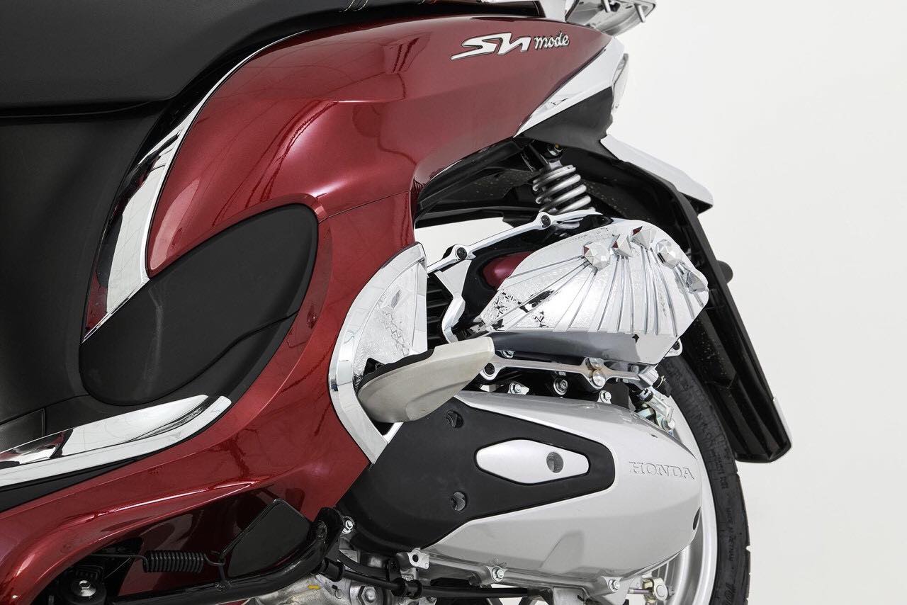 ỐP GÁC CHÂN SAU CHO SH MODE 2020 NHỰA XI