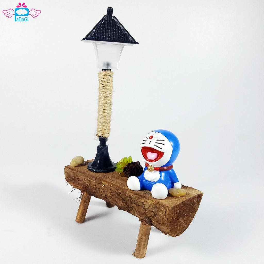 Tượng Doraemon Ngồi Ghế Gỗ