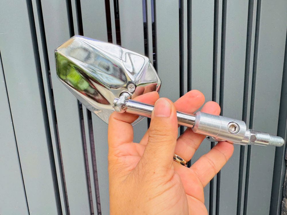 Kính nhôm đúc Xiken H2c V2 Kèm Chân Xoay gắn xe máy