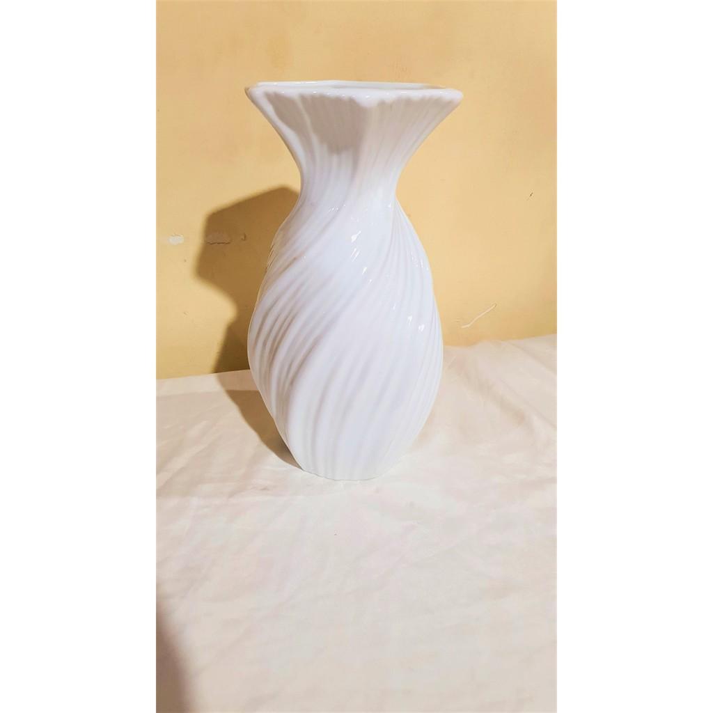 Bình cắm hoa bằng sứ trắng cao cấp dạng tròn xoắn cao 28cm , dạng trụ cao 30cm