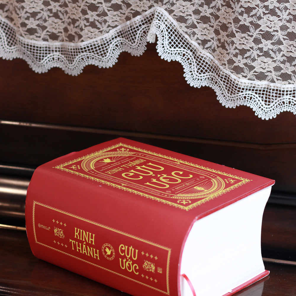 Sách - Kinh Thánh - Cựu Ước  - Tặng Kèm 01 Quyển Ngôn Sứ