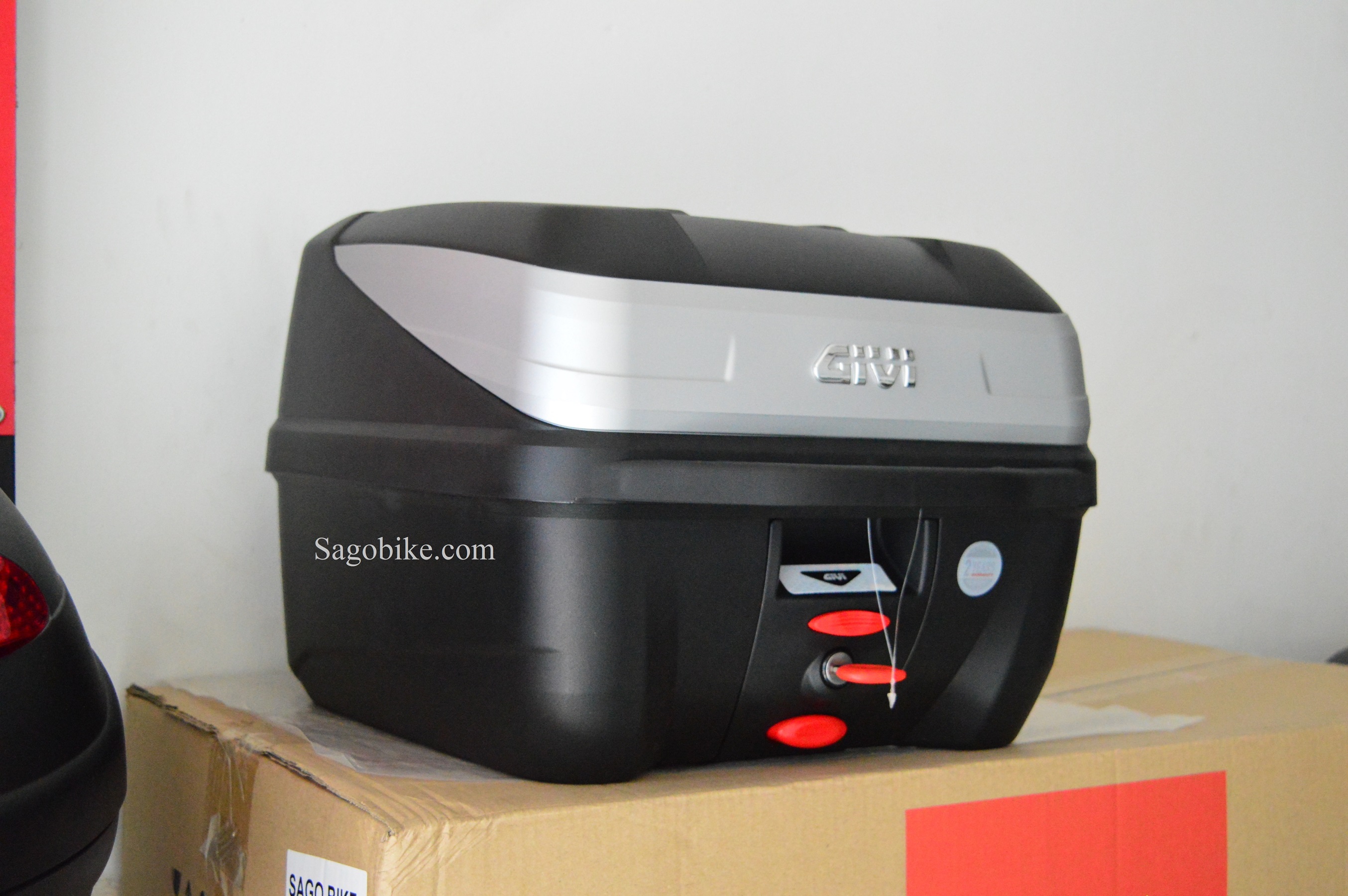 Thùng Givi B32N Bold 32lit