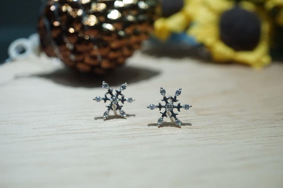 Khuyên tai bông tuyết mới