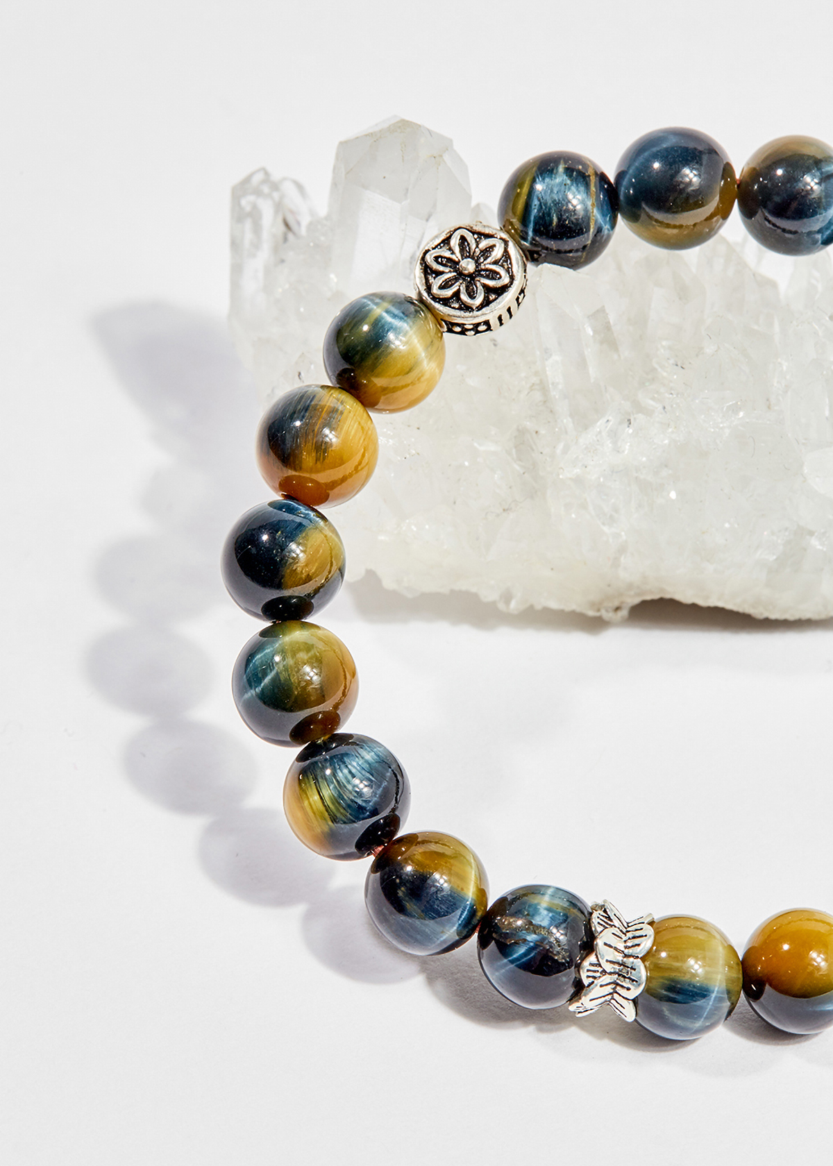 Vòng tay phong thủy nữ đá mắt ưng charm hoa sen 8mm mệnh thủy , mộc - Ngọc Quý Gemstones