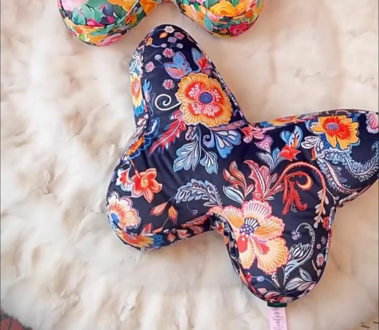 GỐI TỰA BUTTERFLY MAGRACE Hàng chính hãng