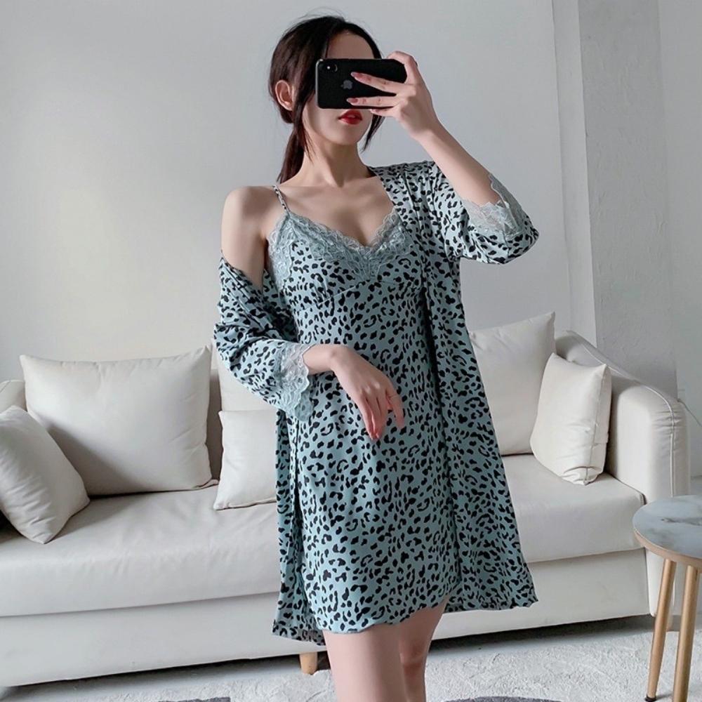 Set áo choàng kèm váy ngủ 2 dây gợi cảm VILADY - S109 kiểu tay dài phối ren bo gấu xinh Sexy chất liệu lụa Pháp cao cấp