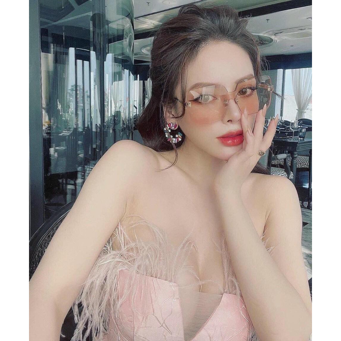 Kính râm màu Mắt vuông bản to thời trang