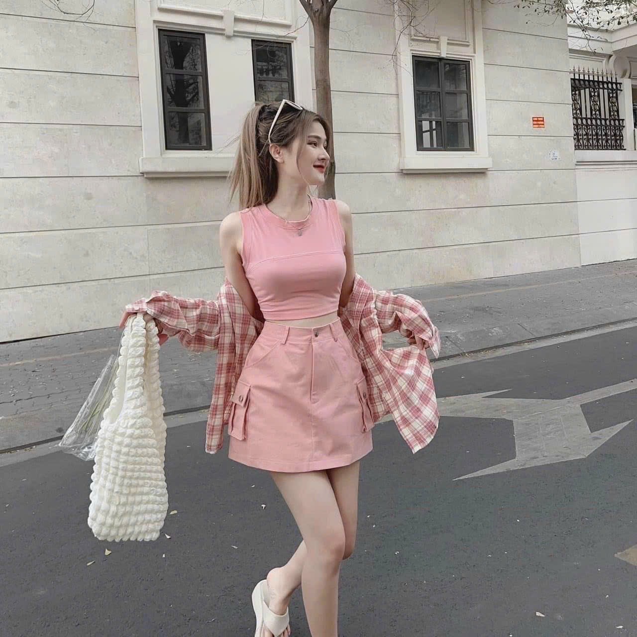 SET ÁO SƠ MI CARO RỘNG + ÁO CROPTOP THUN PASTEL + CHÂN VÁY NGẮN LƯNG CAO TÚI HỘP SUÔNG TRƠN DẠO PHỐ CÔNG SỞ DỰ TIỆC