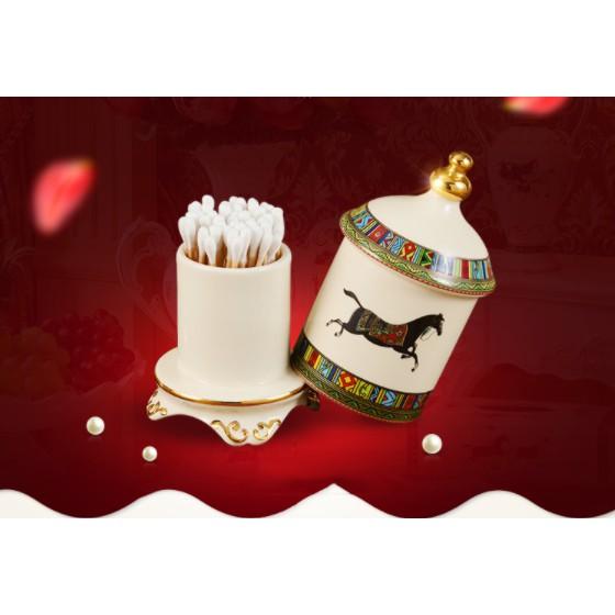 Ống đựng tăm họa tiết con ngựa lạ mắt mang phong cách tân cổ điển sang trọng CB05-OT - Chất liệu sứ cao cấp.