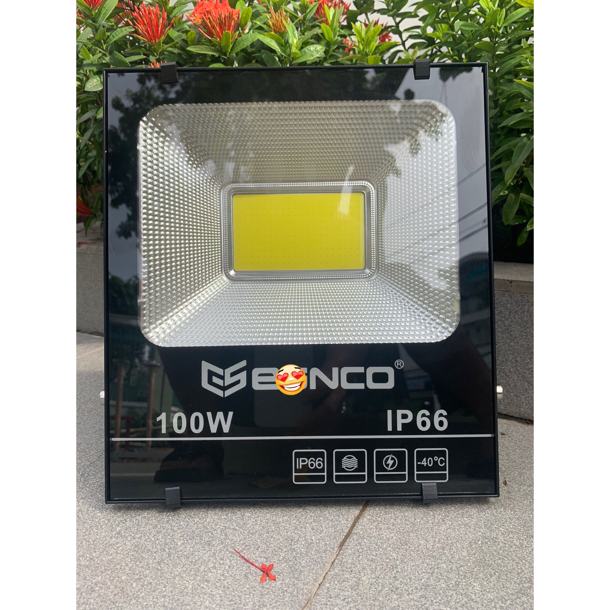Đèn pha led 100W chuyên công trình ngoài trời chống nước IP66, vỏ nhôm đúc tản nhiệt tốt