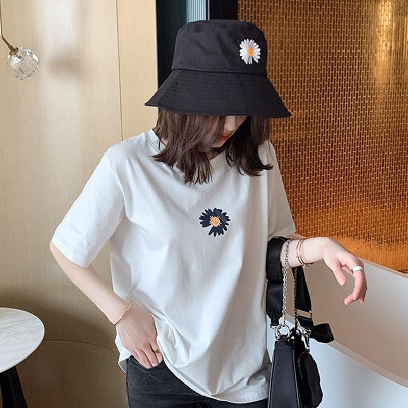 Áo Thun Ngắn Tay Cổ Tròn Dáng Rộng In Hình Hoa Cúc Xinh Xắn