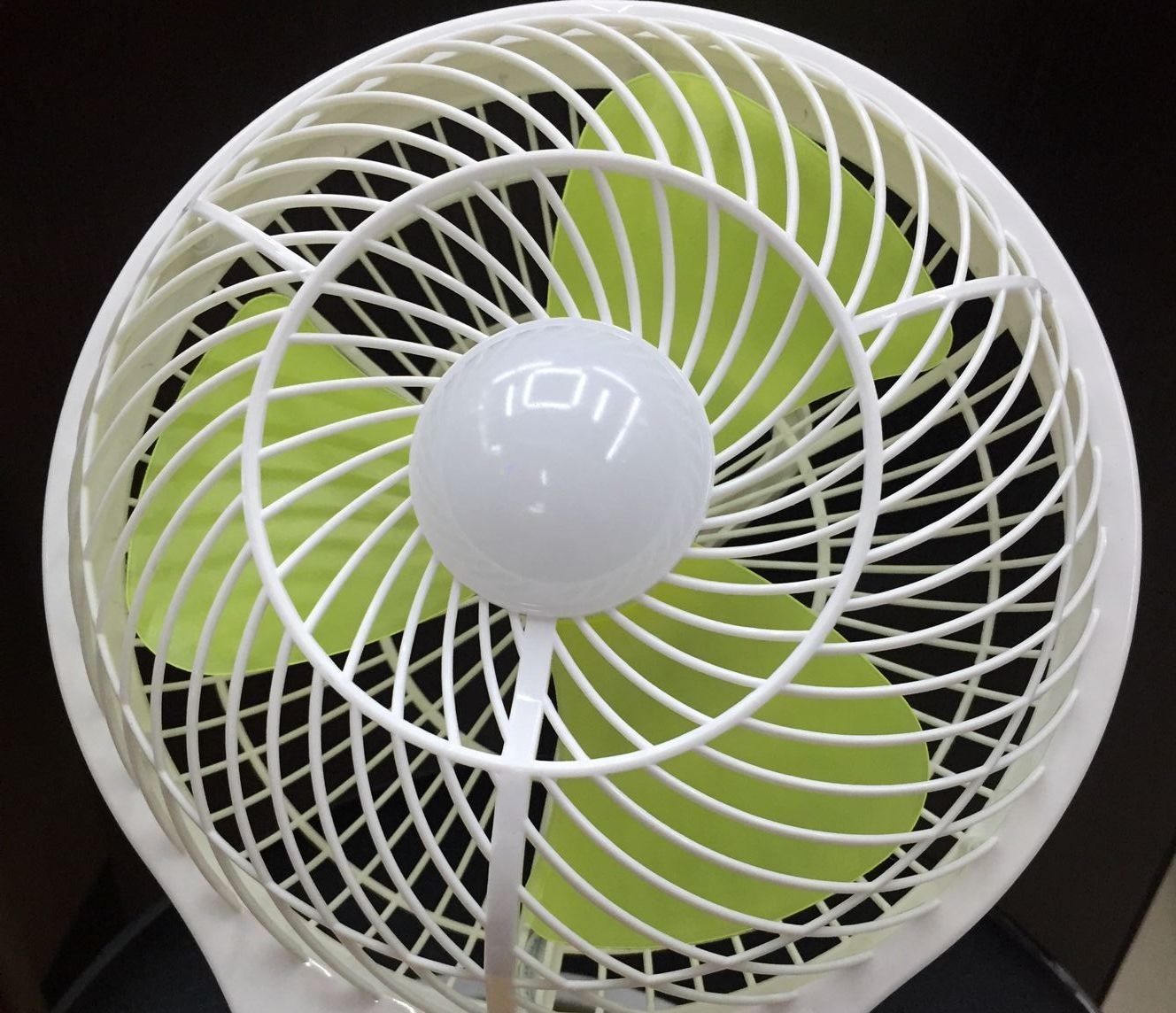 Quạt Tích Điện Kiêm Đèn Pin Mini Fan - Màu Ngẫu Nhiên