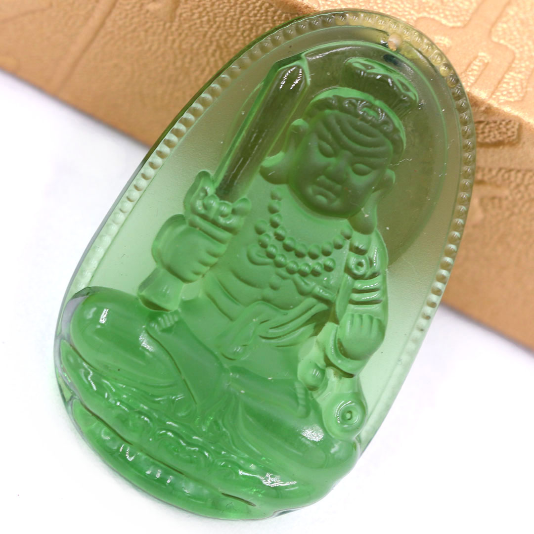 Mặt Phật Bất động minh vương thuỷ tinh xanh lá 3.6 cm kèm móc và vòng cổ dây cao su xanh lá, Mặt Phật bản mệnh