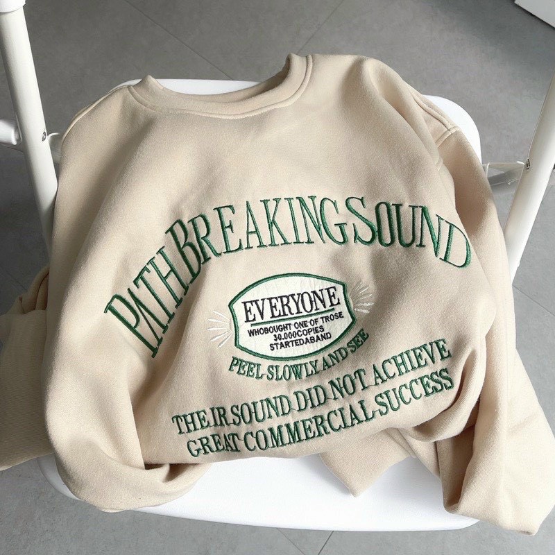 Áo sweater logo thêu