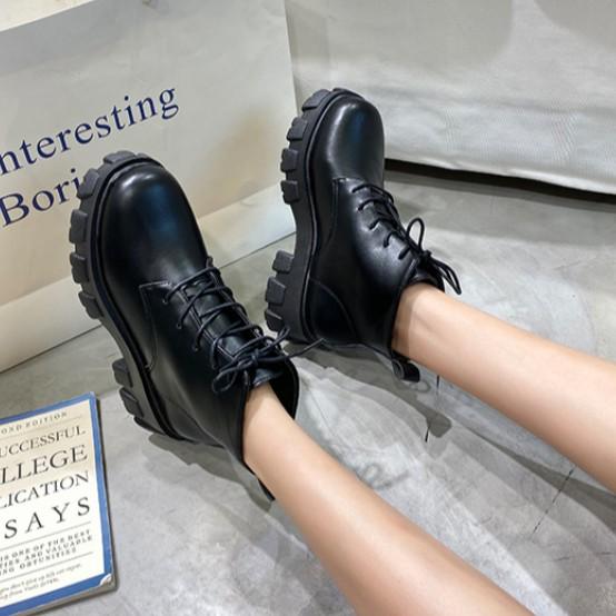 Giày Bốt Martin cao gót đế bệt phong cách Hàn Quốc