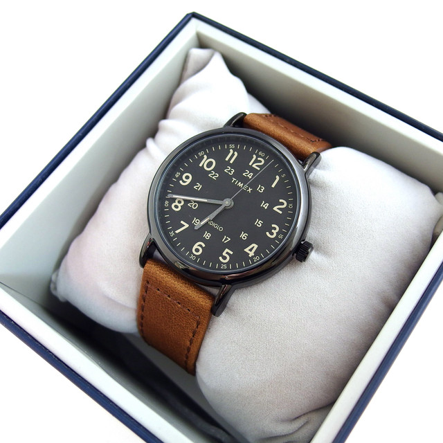 Đồng Hồ Dây Da Nam Timex Weekender 40mm 2-Piece Quick-Release Leather Strap Watch - TW2T30500