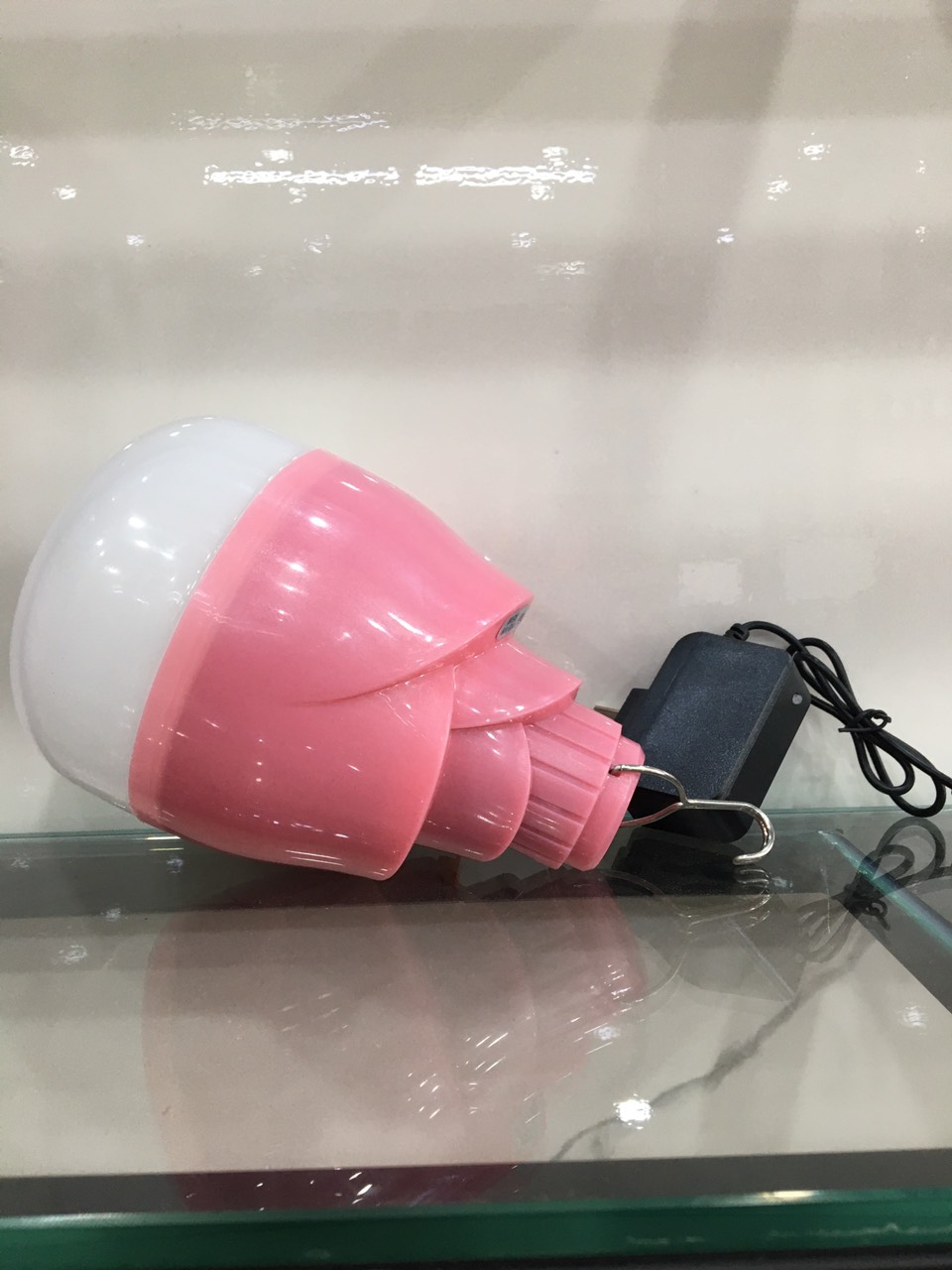 Bóng đèn led tích điện 80W 1 lần sạc sử dụng được 7 đến 15 giờ