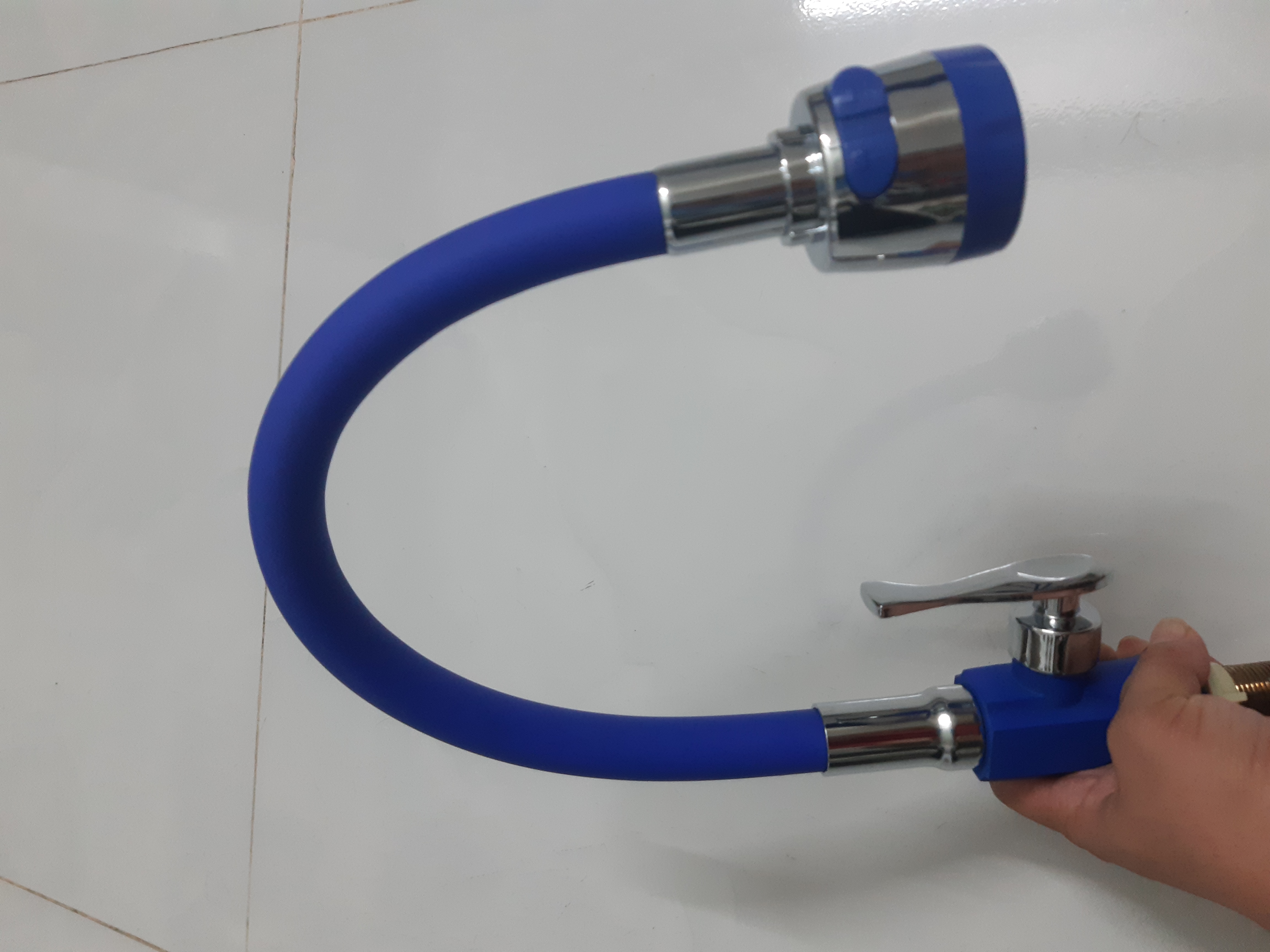 Vòi rửa chén xoay 360 độ