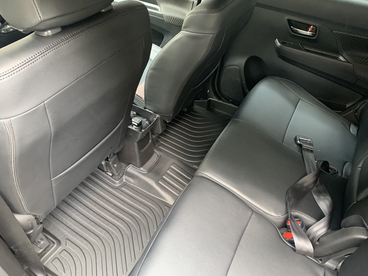 Thảm lót sàn xe ô tô Suzuki Ertiga 2018-2021 Nhãn hiệu Macsim chất liệu nhựa TPV cao cấp màu đen