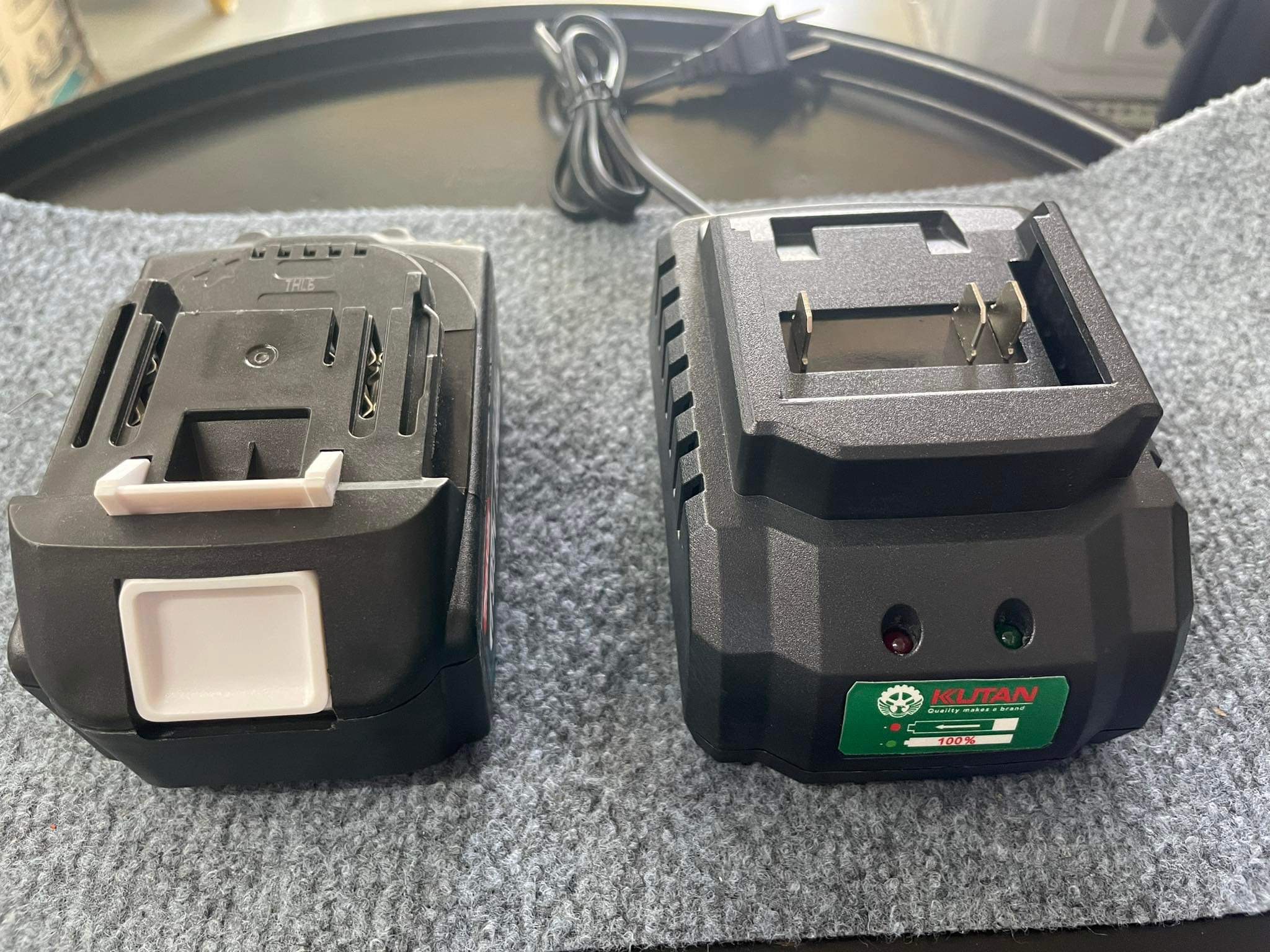 Đế sạc pin cho máy makita 18v cao cấp sạc đầy tự ngắt