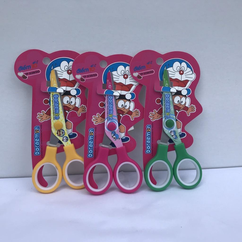 Kéo Thủ Công Học Sinh Doraemon - Màu Ngẫu Nhiên