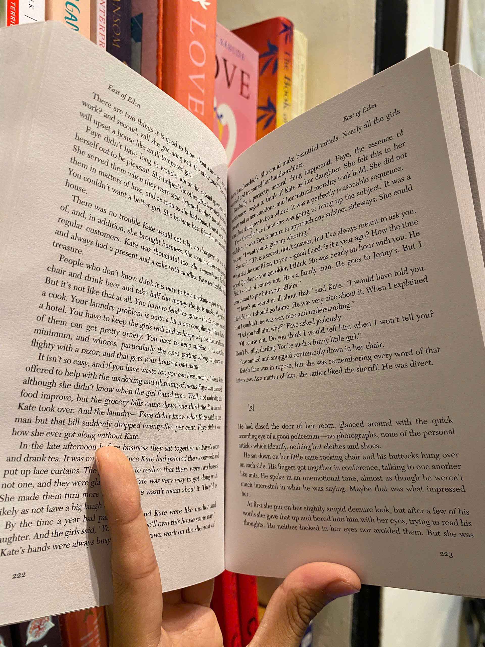 Sách - East of Eden (Penguin Modern Classics) by John Steinbeck - Classics, Fiction