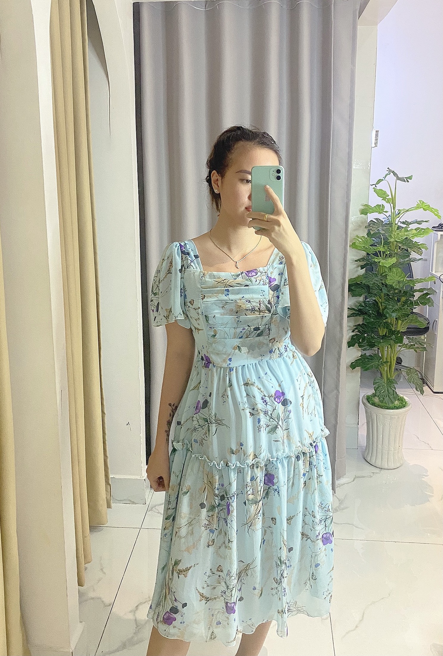 Váy đầm nữ công chúa,Váy voan hoa bi xếp ly ngực ,chất voan nhẹ mát tay cánh tiên lưng chun ở sau có độ co giản dễ mặt V013