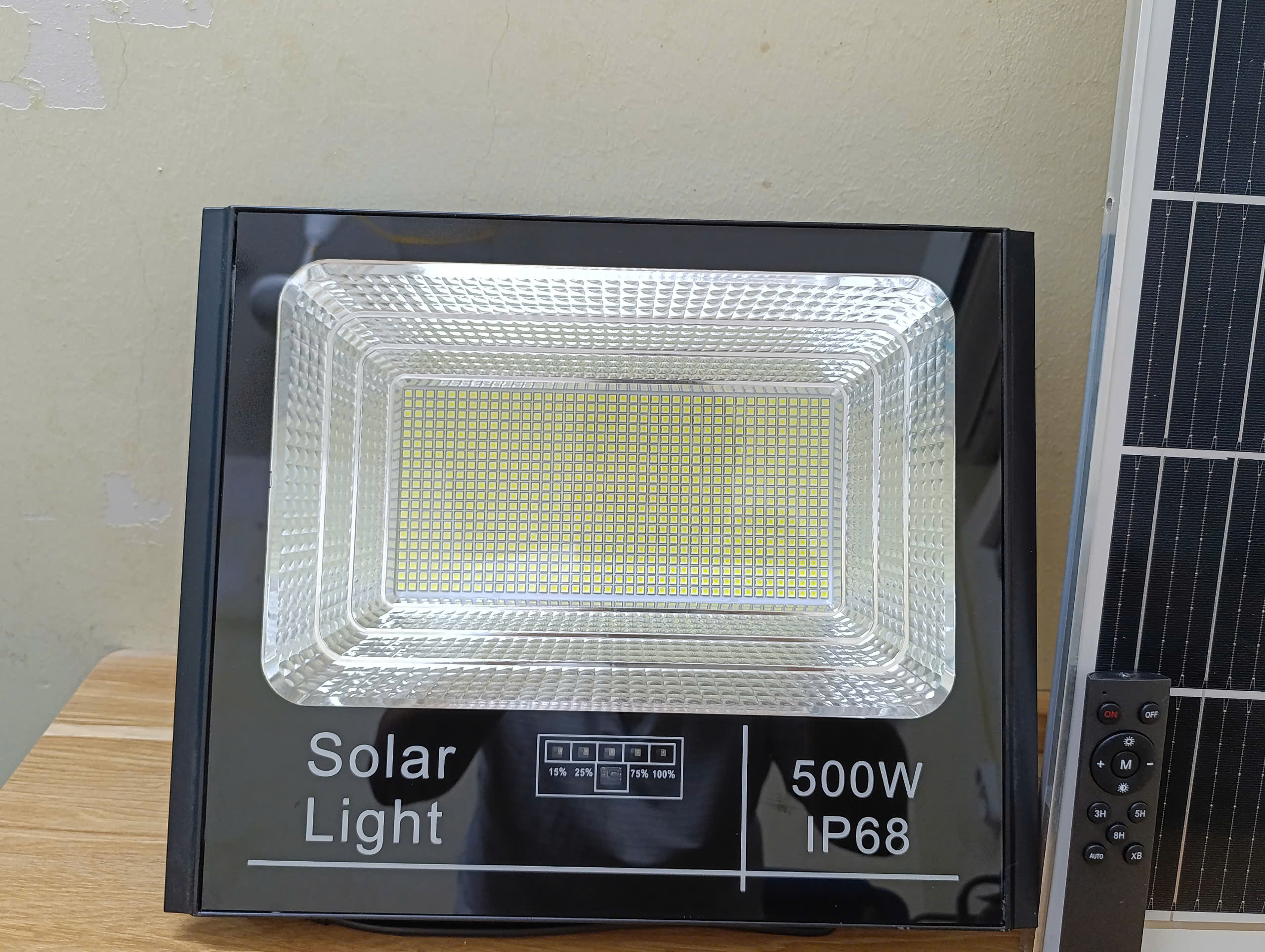 Đèn Năng Lượng Mặt Trời Pha 500W - Đèn Pha Báo Pin + Tấm Pin NL + Remote + Phụ Kiện Ốc Vít + Pin Điều Khiển