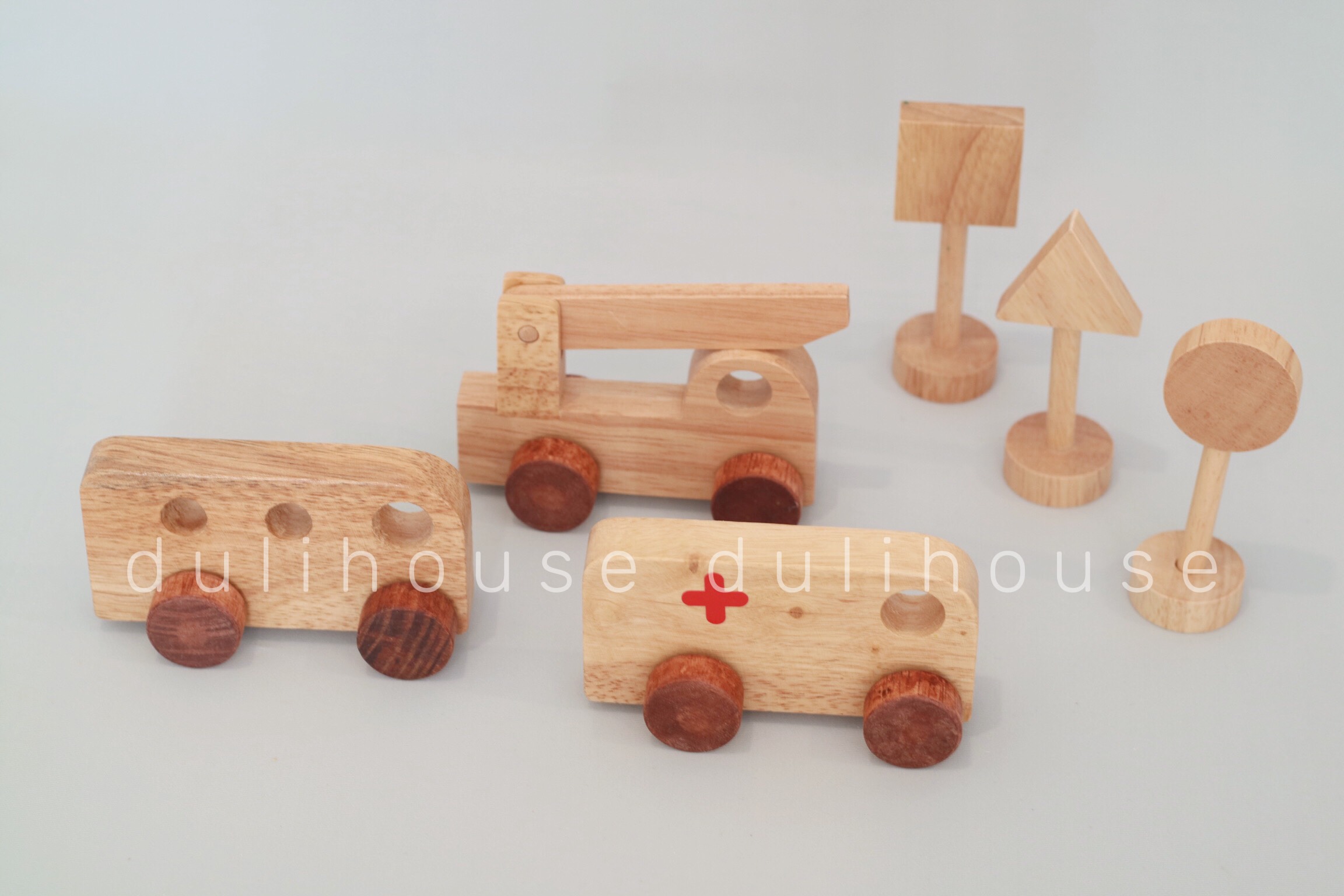 Thế Giới Xe Phương Tiện Giao Thông Gồm 7 Xe 1 Rào Chắn và 3 Biển Báo - Giúp Bé Phát Triển Khả Năng Sáng Tạo và Tham Gia Giao Thông An Toàn - Gỗ Tự Nhiên