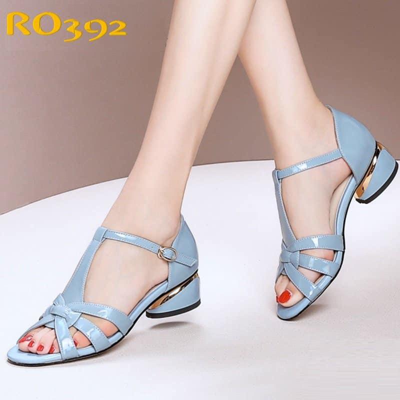 Giày sandal nữ cao gót 2 phân hàng hiệu rosata hai màu xanh kem ro392