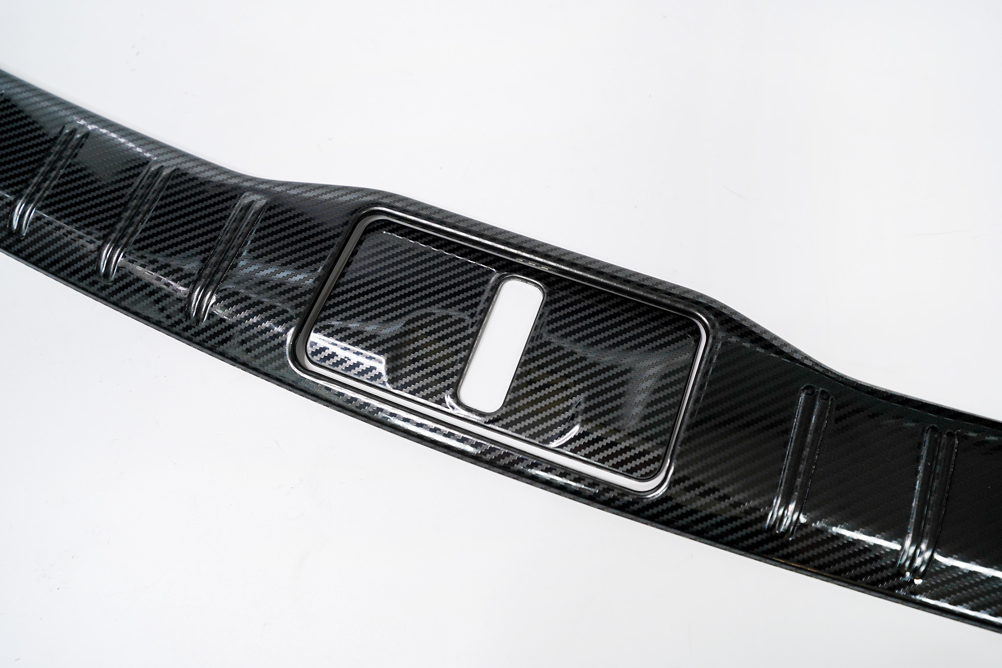 Nẹp Chống Trầy Cốp Trong Cao Cấp Dành Cho Xe Lexus RX350 2023+ - Phần Nhựa CARBON