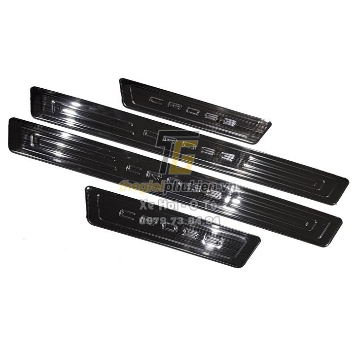 Bộ Ốp bậc cửa, Nẹp bước chân Toyota Corolla Cross 2020 - Mẫu Titan
