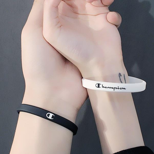 Set vòng tay silicon unisex phong cách ulzzang màu đen, trắng cá tính cho nam nữ