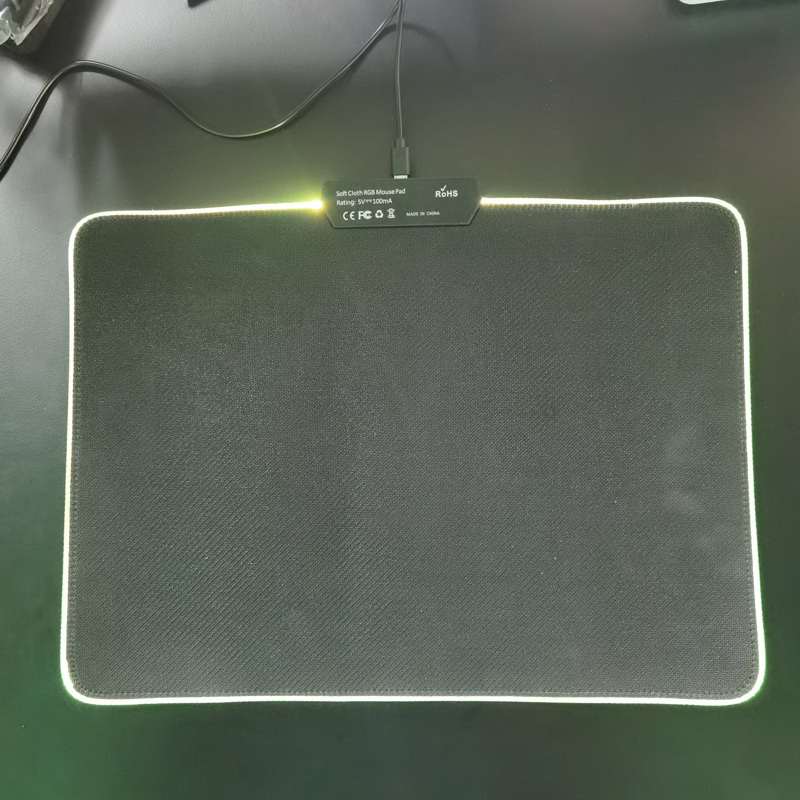 Lót chuột CÓ LED 25CM*35CM dày 4mm tích hợp LED RGB