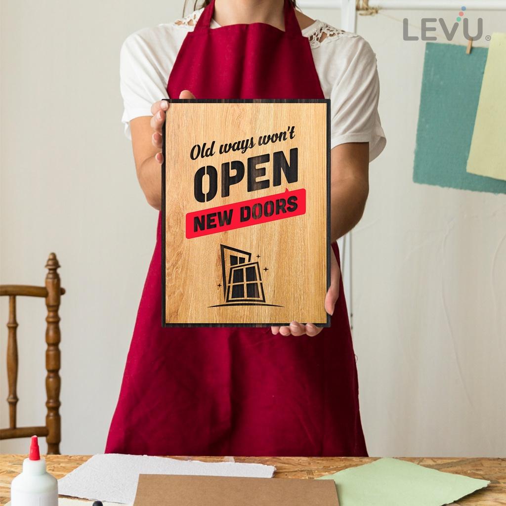 Tranh văn phòng tiếng Anh LEVU EN05 “Old ways won’t open new doors”