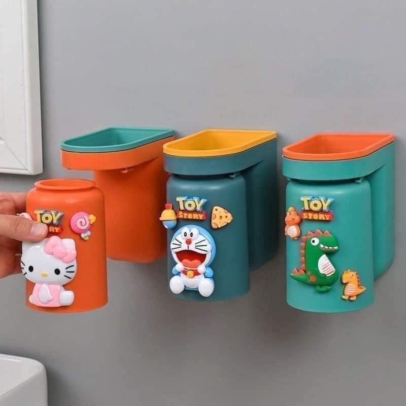 Giá đựng bàn chải đánh răng kiểu úp ngược tích hợp để cốc súc miệng kèm sticker dán kute