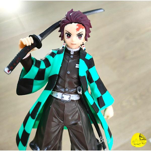 Mô Hình Nhân Vật Kamado Tanjirou trong truyện Kimetsu no Yaiba ( Thanh gươm diệt quỷ) cao 16cm