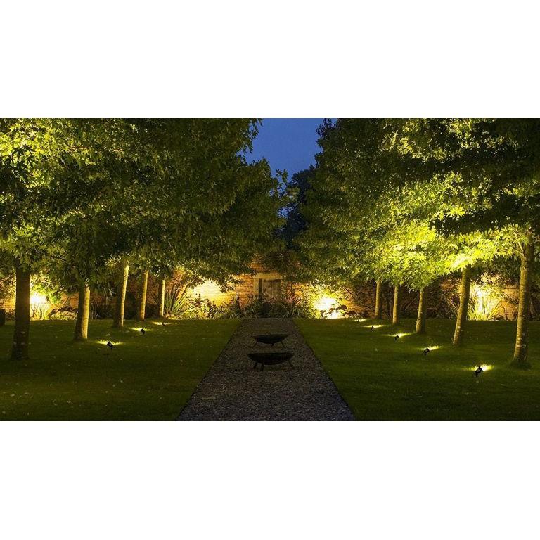 Đèn cắm cỏ trang trí sân vườn