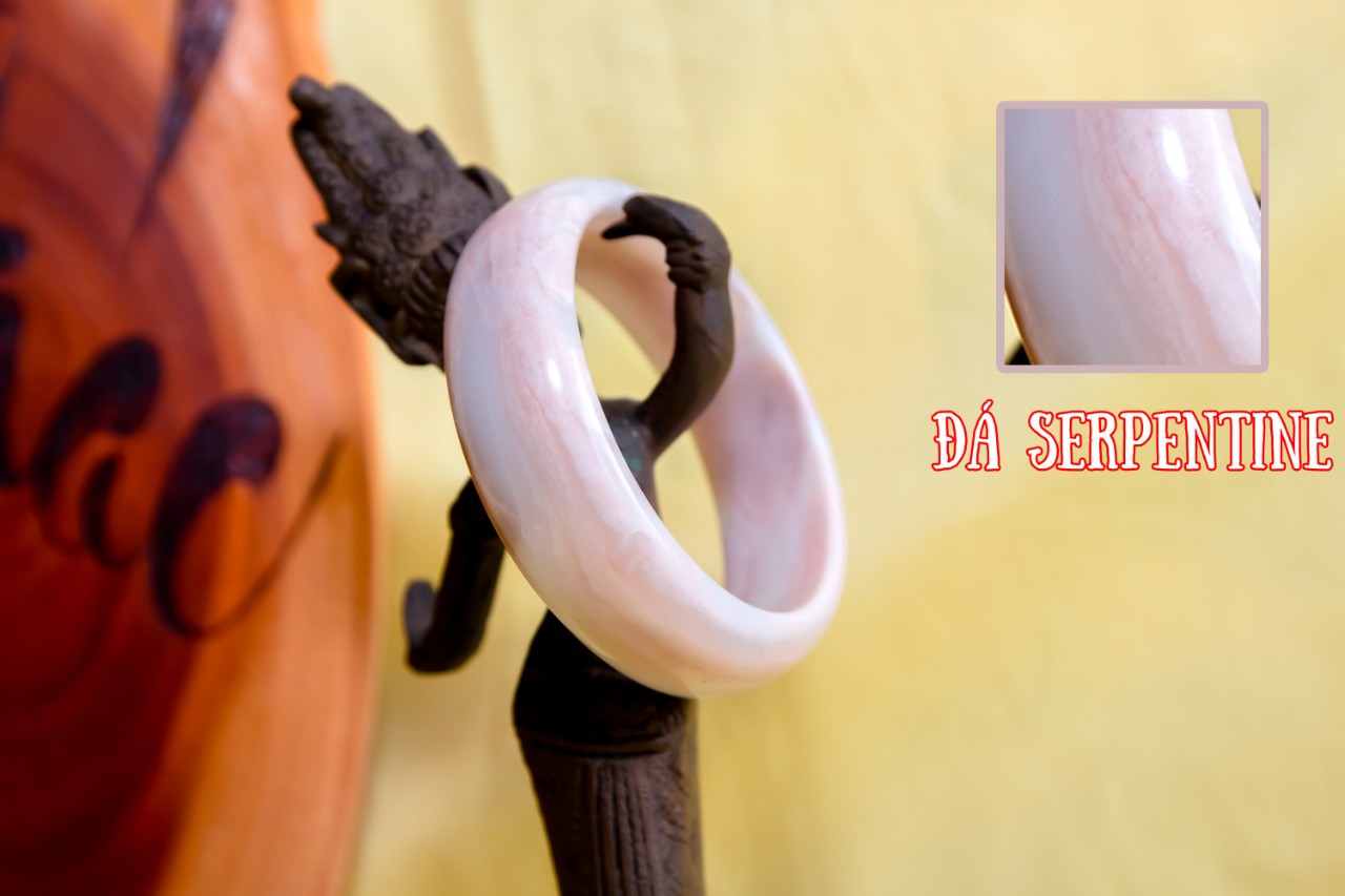 Vòng Tay Phong Thủy - Vòng Tay Chuỗi Serpentine Nam 100% Tự Nhiên Được Chế Tác Thủ Công Từ Việt Nam - Bền Đẹp, Giá Tốt - Có Giấy Kiểm Định - Có Tem Niêm Phong