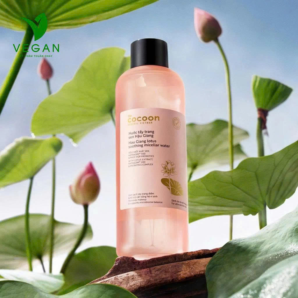 Nước tẩy trang sen Hậu Giang Cocoon 500ml Mỹ phẩm thuần chay
