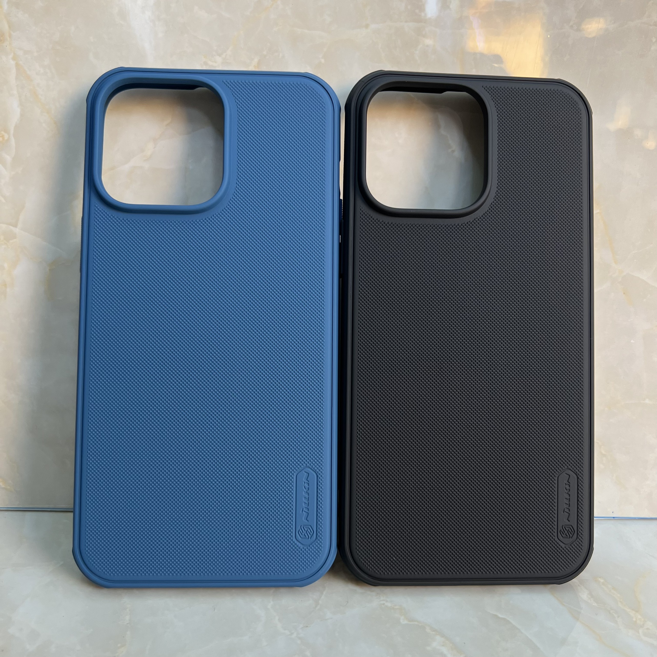 Ốp lưng Nillkin Frosted Shield iPhone 14 Pro Max - hàng chính hãng